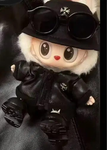 Labubu 크롬 스타일