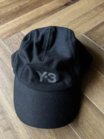 Y-3 블랙 블랙 캡 메쉬 안감 조정 가능한 스트랩 중고