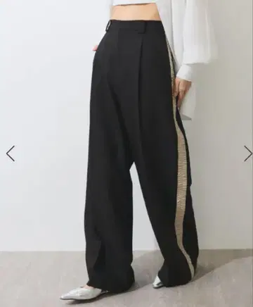 사이드 셔링 라인 팬츠