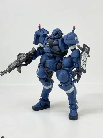 HG 1/144 군경 자쿠 조립품