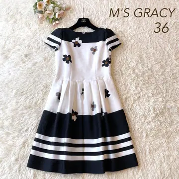 새상품급 M'S GRACY 플라워 모티브 보더 원피스 화이트 36