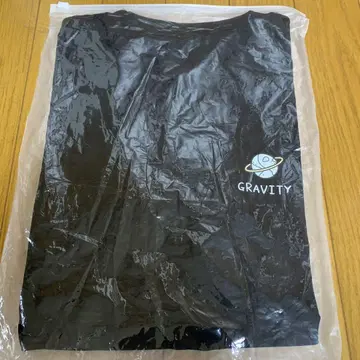 그래비티 티셔츠 S 사이즈