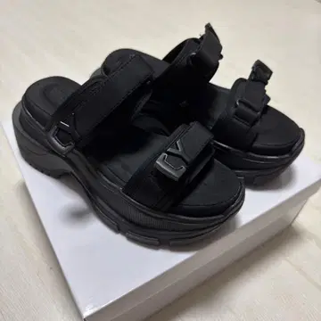 옐로 도쿄 블랙 싱글 스니커 샌들