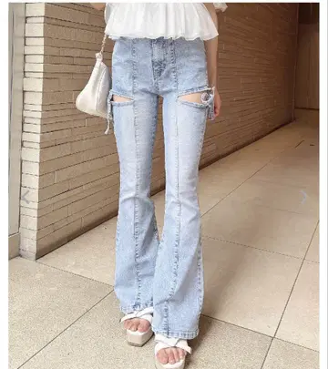 INGNI 사이드 리본 컷 아웃 플레어 데님 팬츠 라이트 블루 M 사이즈