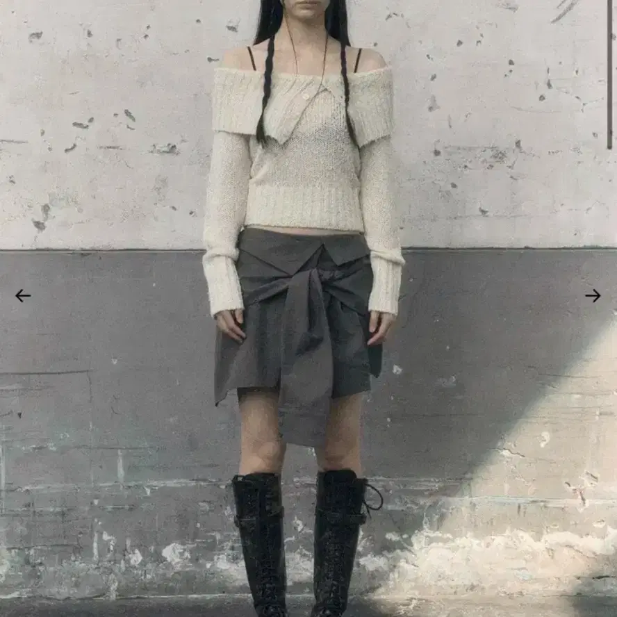 BOHEMIAN SEOUL | 보헤미안서울 Bohemian Seoul Button V-Neck