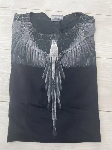 MARCELLO BURLON 마르셀로불론 페더 티셔츠 블랙