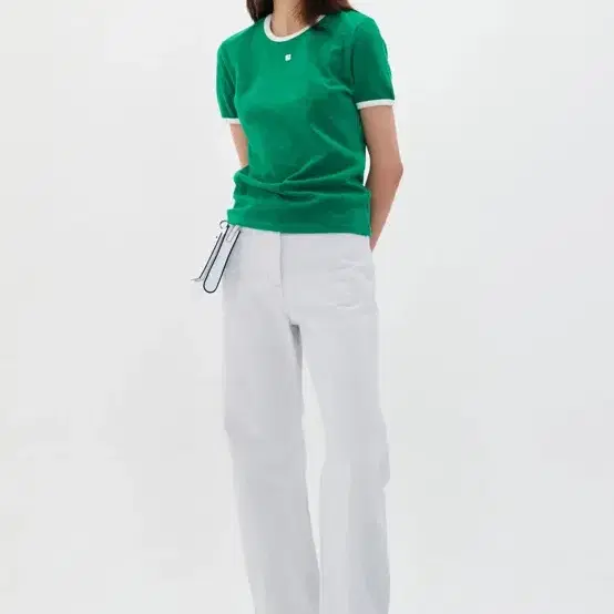 low classic STRAIGHT FIT JEANS on Bunjang Global Site.