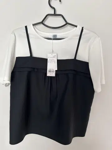 레이어드 디자인 반팔 티셔츠 화이트/블랙