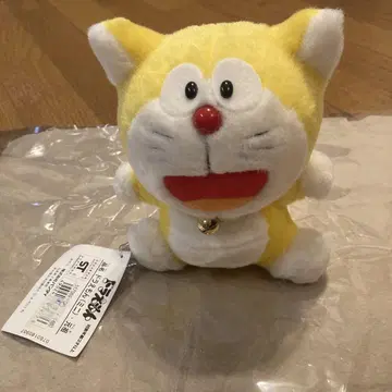 옐로우 컬러 도라에몽 봉제 인형 반다이 주식회사