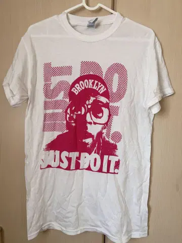 스파이키 JUST DO IT 티셔츠