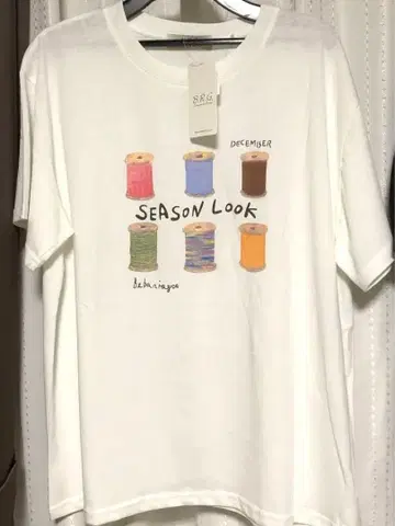 미사용 새상품 SEASON LOOK 화이트 티셔츠