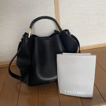 CELFORD 셀포드 원핸드 프릴 백
