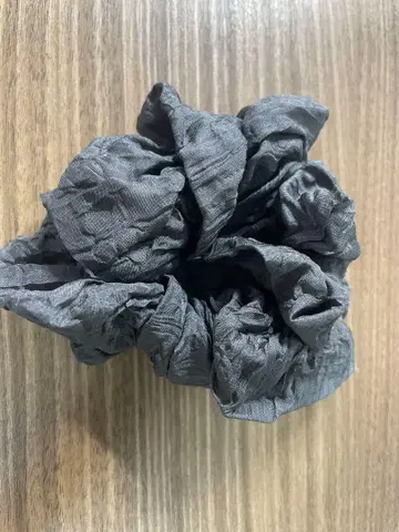 acca 다크 그레이 플라워형 헤어 밴드