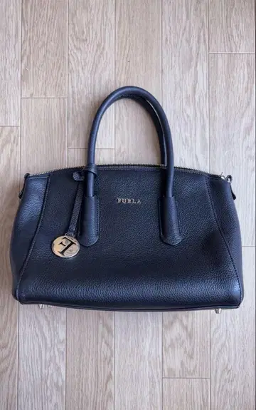 훌라 FURLA 블랙 가죽 핸드백