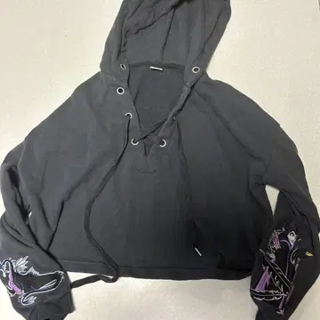 디즈니 말레피센트 크롭 후드티
