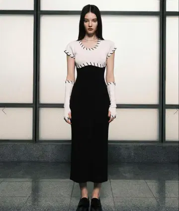 레이디 스티치 라인 팔 부분을 녹여 한 조각으로 만듭니다.