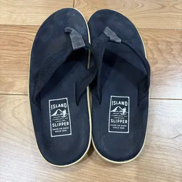 ISLAND SLIPPER 블랙 플립플랍