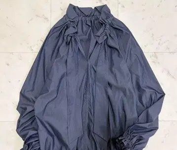 완판템 저널 스탠다드 레사주 리본 블라우스 프릴