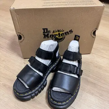 Dr. Martens Ricki 3-strap sandal 샌들