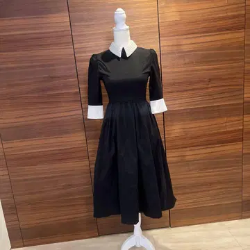 에이미 이스트 월 펄 장식 카라 A 라인 원피스
