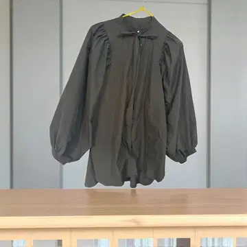 Donoban 리본 포함 다크 브라운 셔츠 쿨 셔츠
