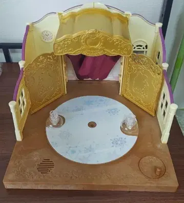 실바니안 패밀리 숲의 발레 극장