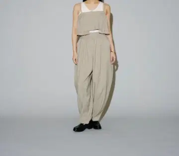 CFT. 지퍼 디자인 핀스트라이프 뷔스티에