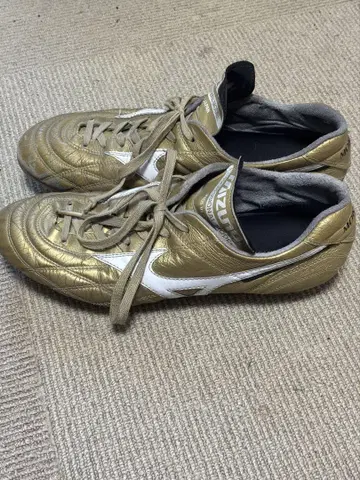 Mizuno Morelia 골드 신발