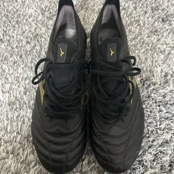 Mizuno 모레리아 블랙/골드 스파이크