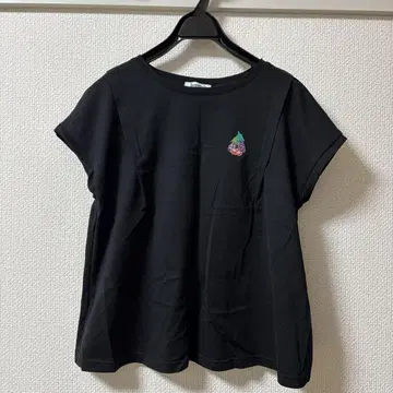 호코모모라 블랙 반팔 티셔츠 백 프린트