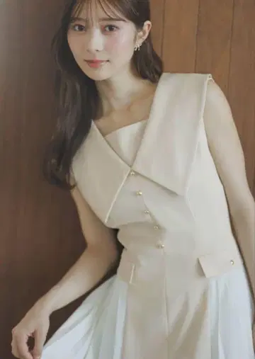 Noela 빅 칼라 사이드 플리츠 원피스
