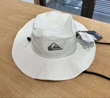 Quiksilver 퀵실버 서핑 모자 화이트 L/XL