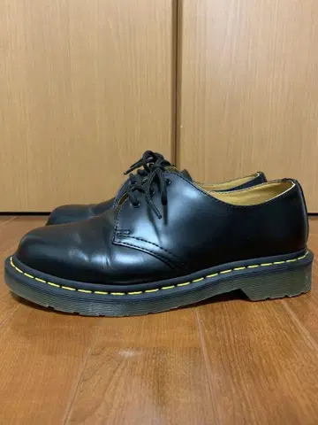 닥터 마틴 1461 3홀 UK 7