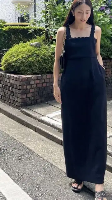 CARLA Lady Scallap dress 블랙