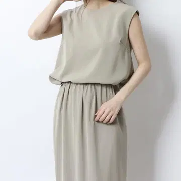 MilaOwen 셋업(슬리브리스 탑 + 스트레이트 스커트)