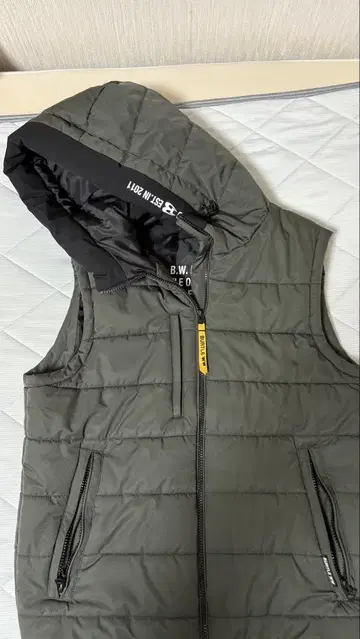 BURTLE 다운 베스트 5034 그레이 L