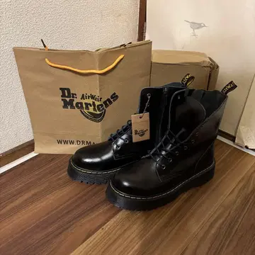 새상품 Dr.Martens 닥터마틴 JADON 8홀 부츠 블랙