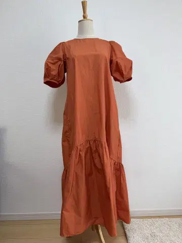 오렌지 퍼프 슬리브 롱 원피스 반팔