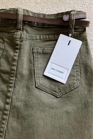 택 포함 새상품 DAY CLOSET 여성용 프론트 슬릿 타이트 스커트