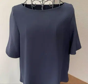 PLST 플라스테 블라우스 백 새틴 스트레치 플레어 슬리브