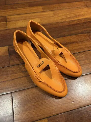 YELLO 오렌지 컷 아웃 플랫 슈즈