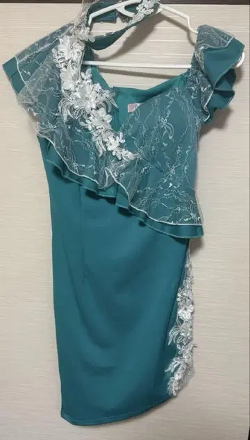 틸 프릴 드레스 레이스 장식