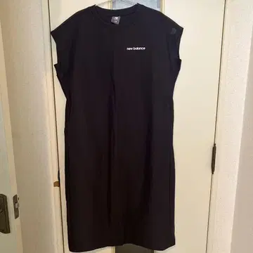New Balance 슬리브리스 원피스 미사용