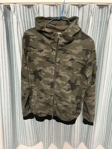 카모플라쥬 풀 집업 후드티 Used