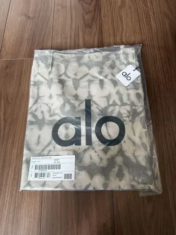 미사용 새상품 alo yoga 아로 요가 shopper tote bag