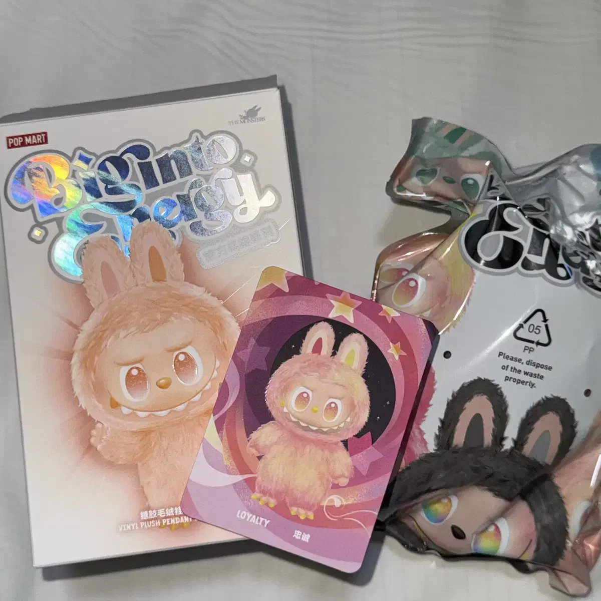 キーホルダー・キーリング POPMART LABUBU The Monsters Highlight Series Loyalty Keyring LOYALTY - THE MONSTERS Labubu Big into Energy Series by POP