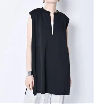 시티샵 CITYSHOP 키넥 슬리브리스 티셔츠