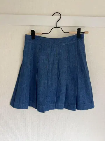 BABATON 데님 플리츠 미니 스커트 Aritzia