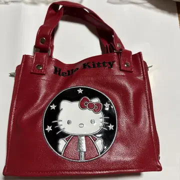 헬로키티 레드 가죽풍 메탈 백 바닥이 있는