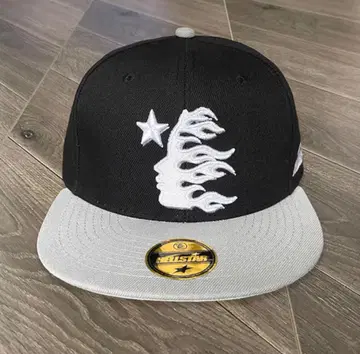Hellstar Studios fitted hat 캡 P
